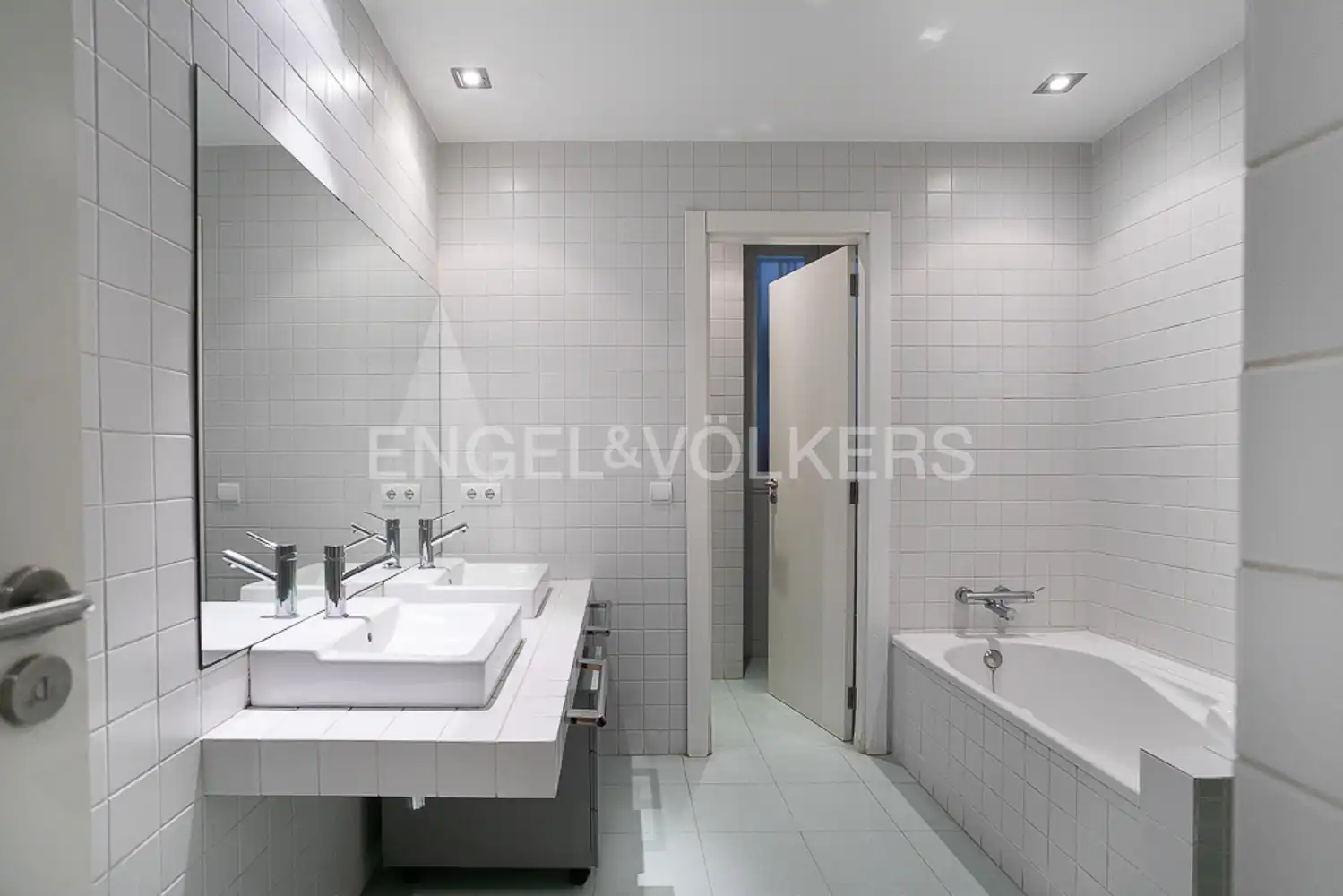 Baño de Piso en venta en Valencia con Aire acondicionado, Calefacción y Parquet
