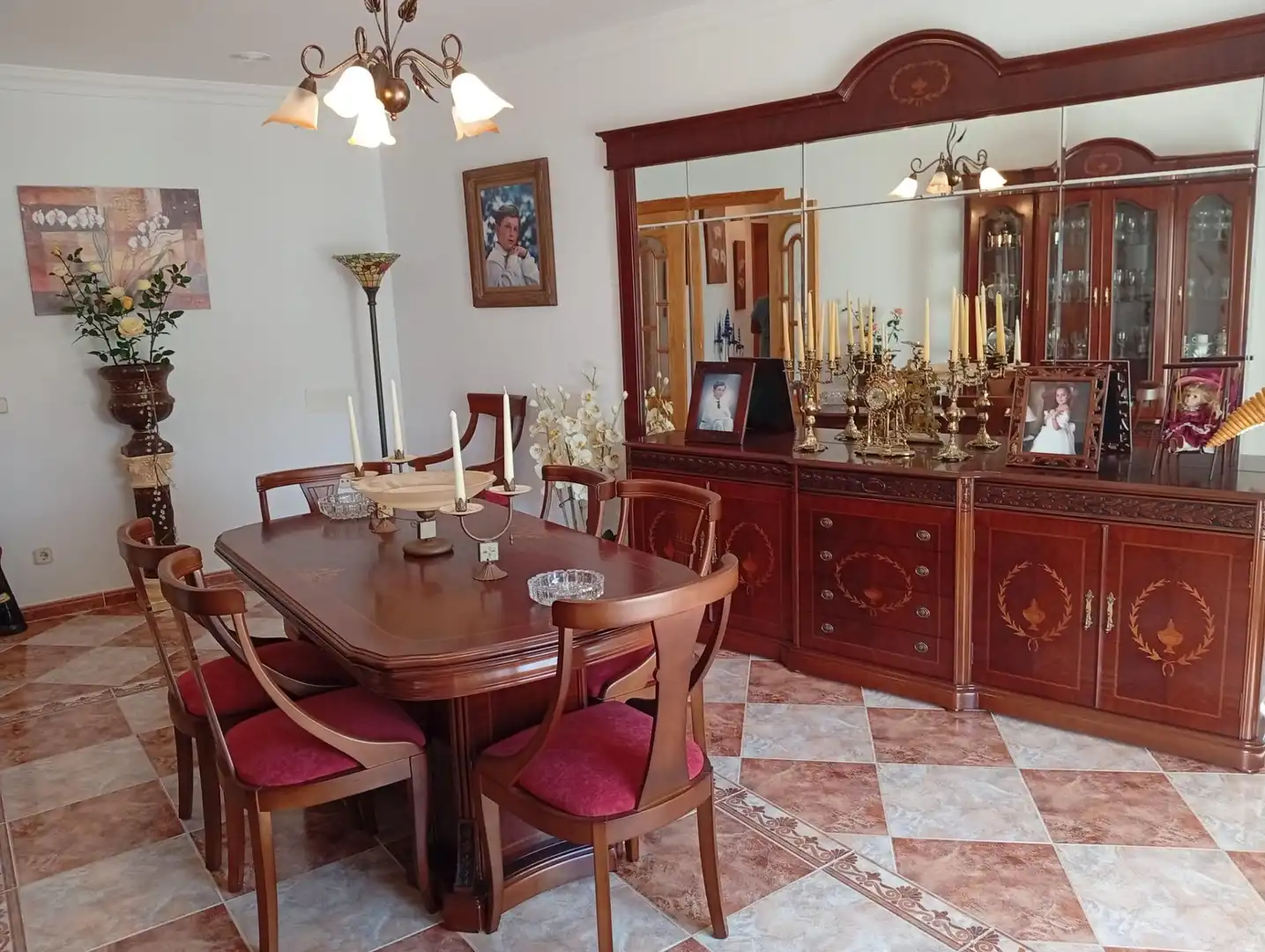 Casa adosada en venda a Cortes - Huertas