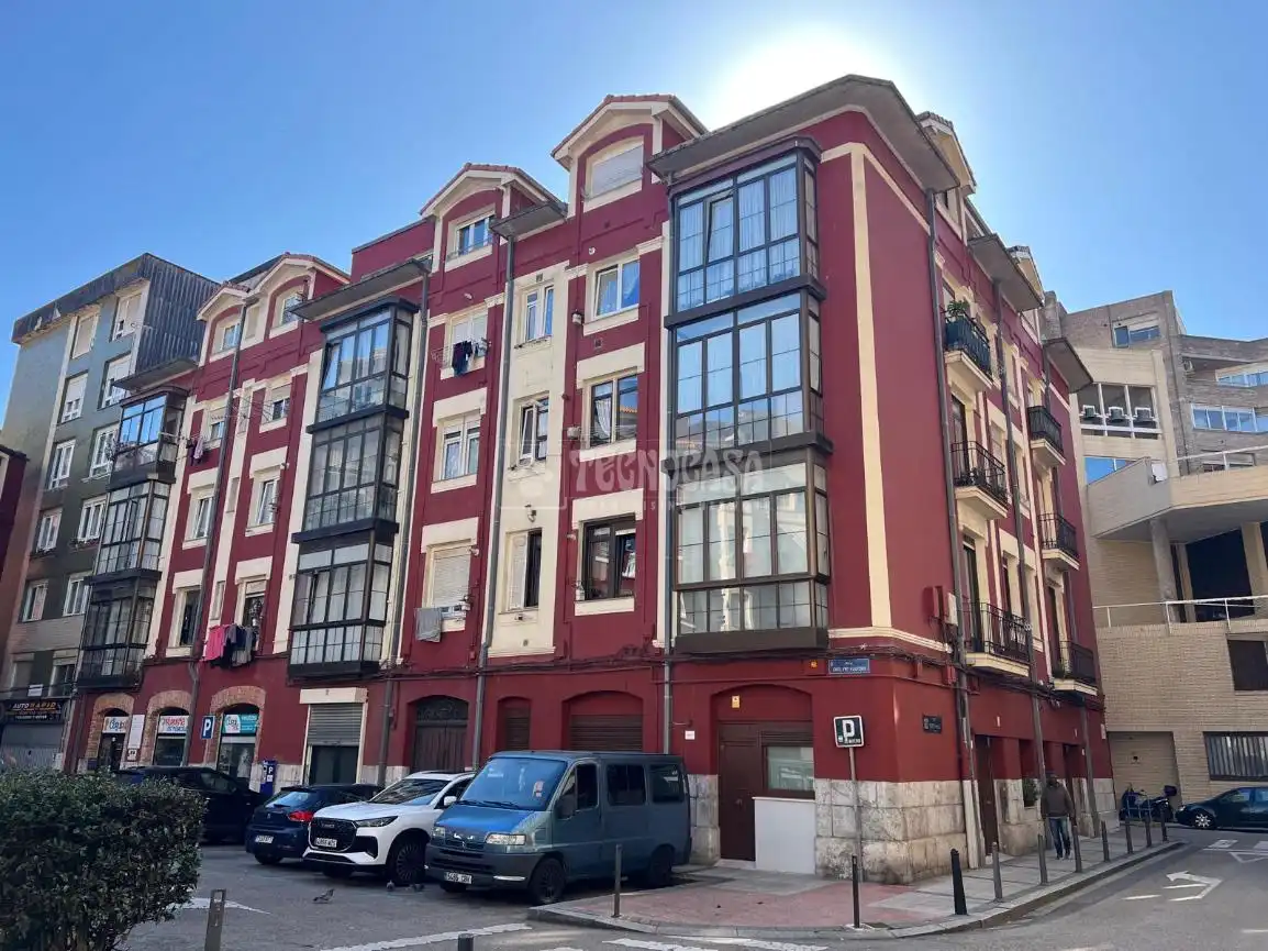 Vista exterior de Piso en venta en Santander