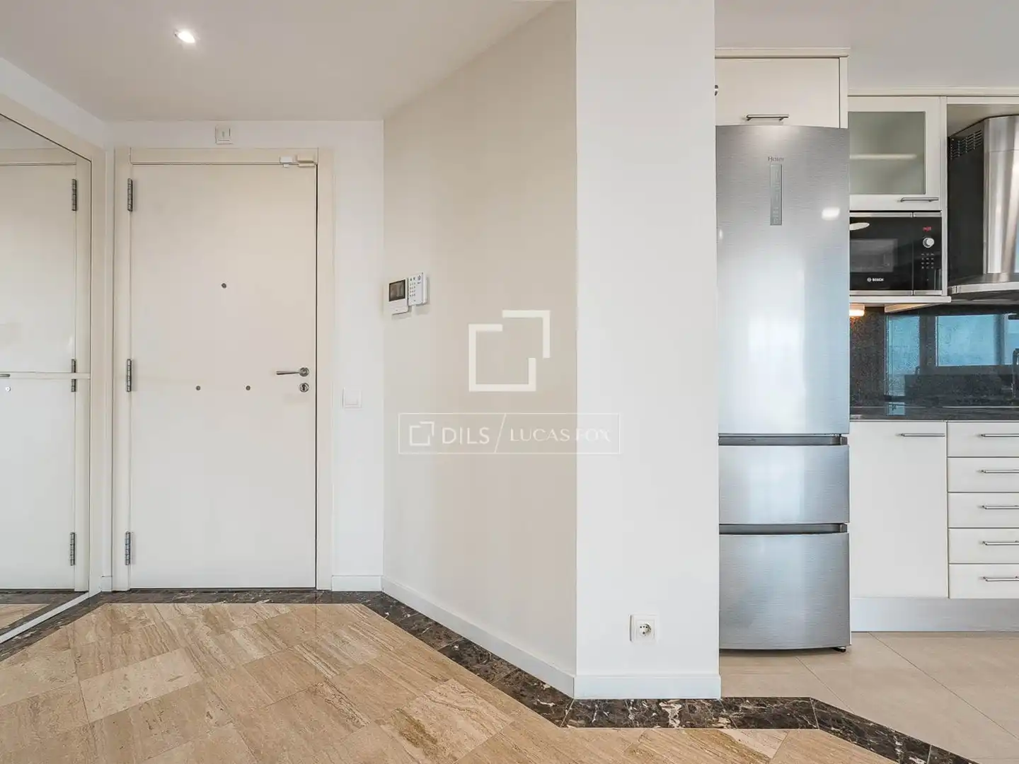 Wohnung zum Verkauf in Barcelona mit Klimaanlage, Heizung und Abstellraum