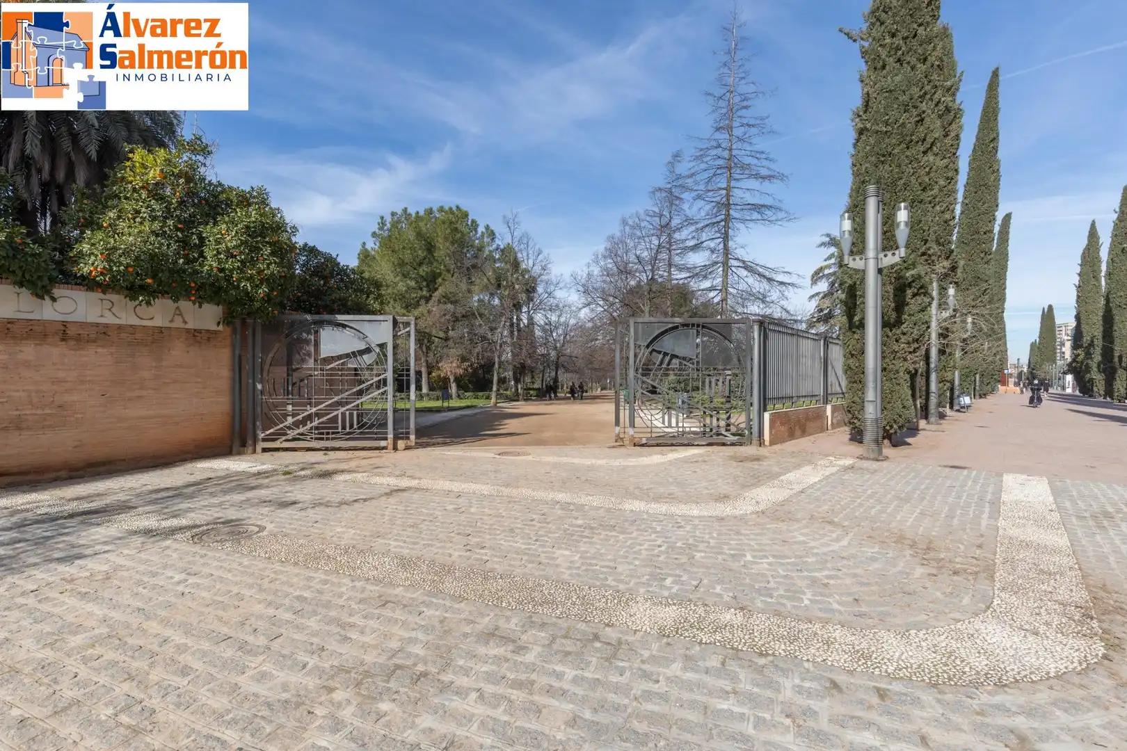 Außenansicht von Wohnung zum Verkauf in Granada mit Terrasse