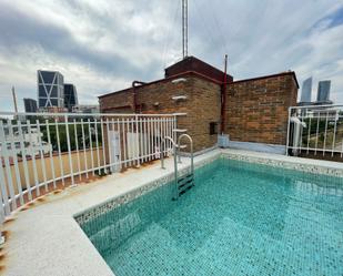 Piscina de Apartament en venda en  Madrid Capital amb Calefacció, Terrassa i Piscina comunitària