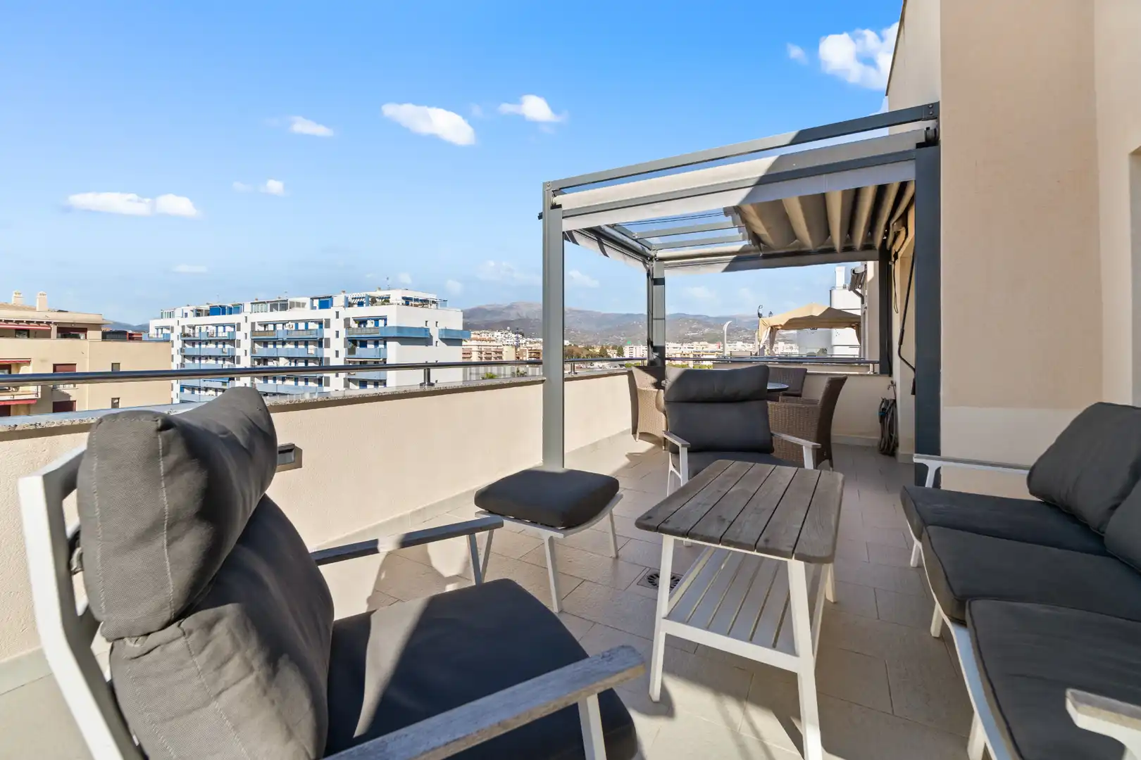 Terrasse von Dachboden zum Verkauf in Vélez-Málaga mit Klimaanlage, Terrasse und Möbliert