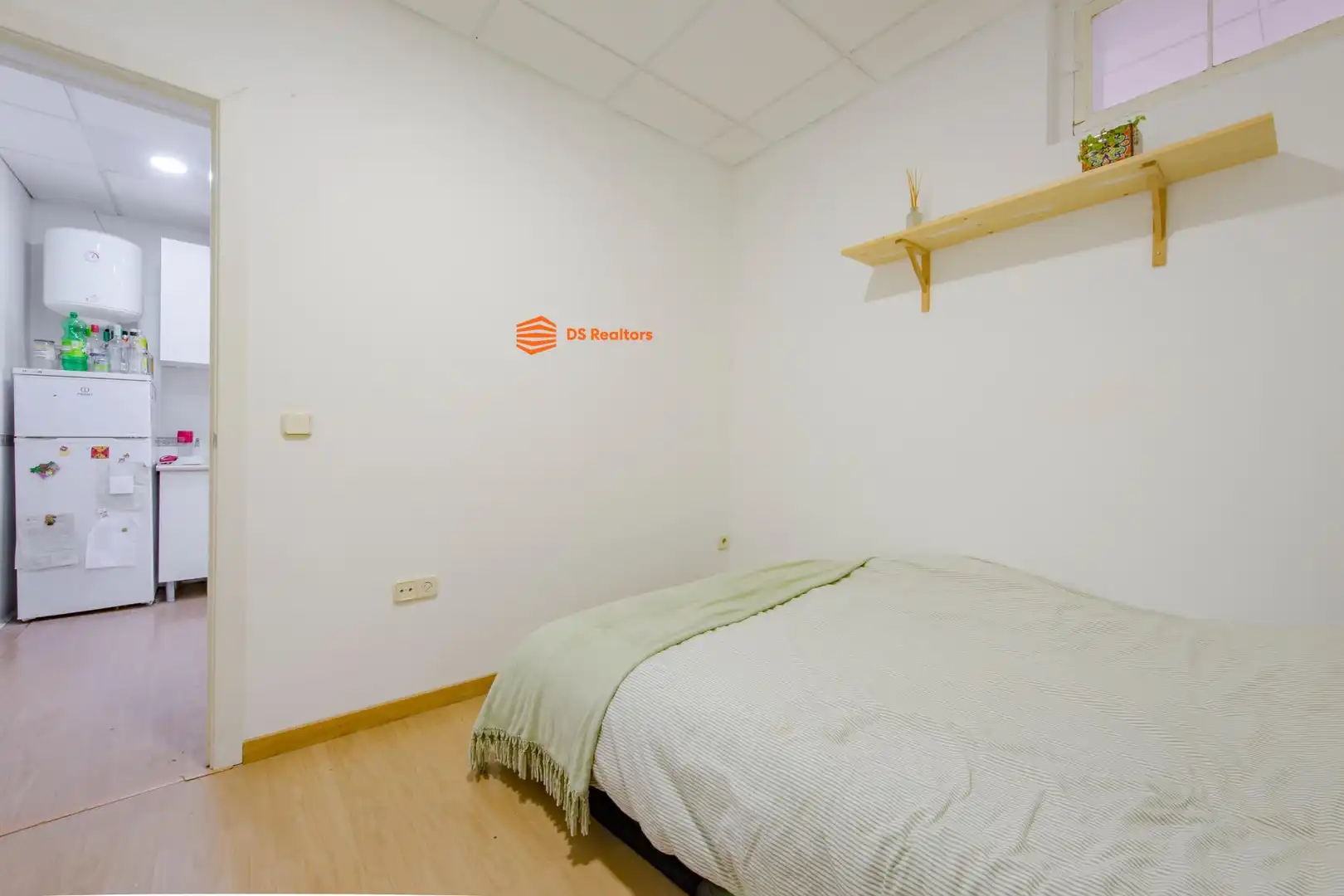 Schlafzimmer von Wohnung zur Miete in Madrid mit Heizung, Möbliert und Balkon