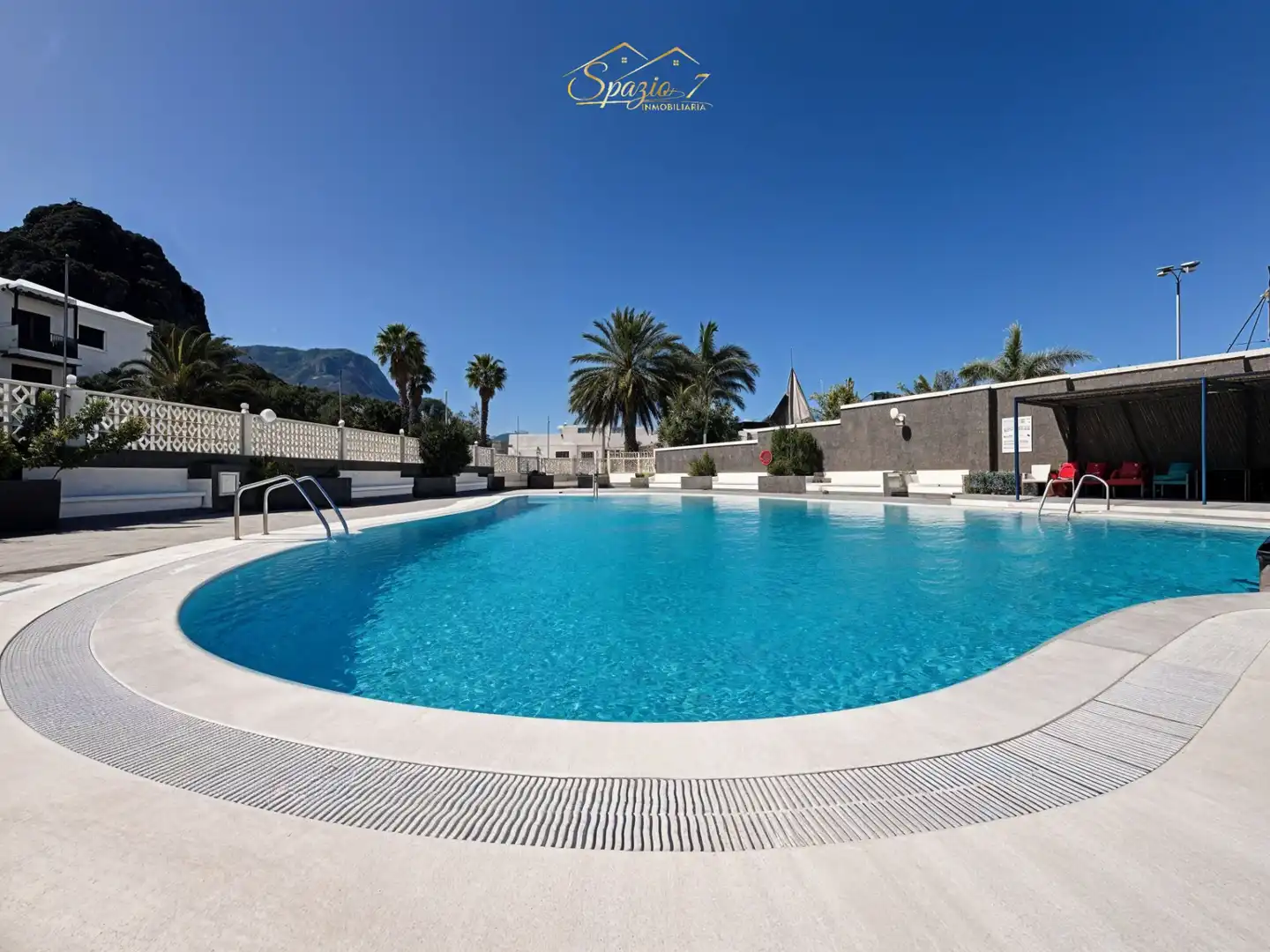 Piscina de Piso de alquiler en Agaete con Amueblado, Horno y Lavadora