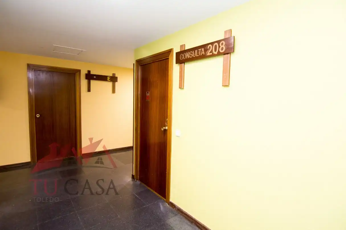 Office for rent in Toledo  with Air Conditioner and Heating