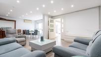 Sala d'estar de Casa adosada en venda en Terrassa amb Aire condicionat, Calefacció i Terrassa