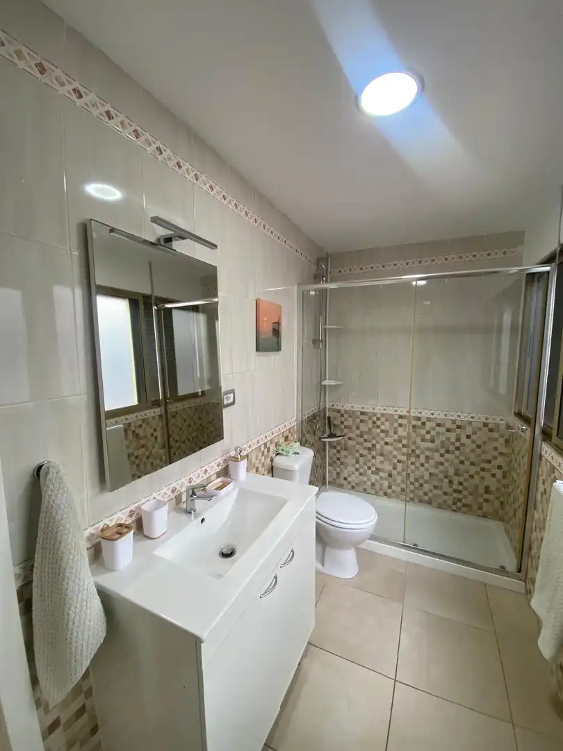 Baño de Piso de alquiler en Las Palmas de Gran Canaria con Amueblado