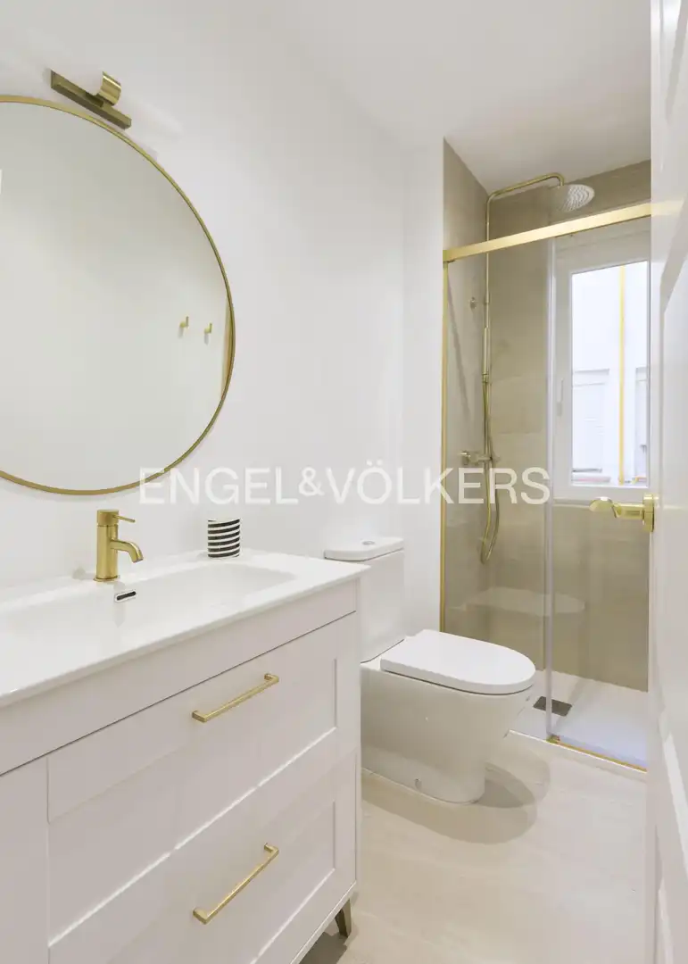 Badezimmer von Wohnung zur Miete in Centro