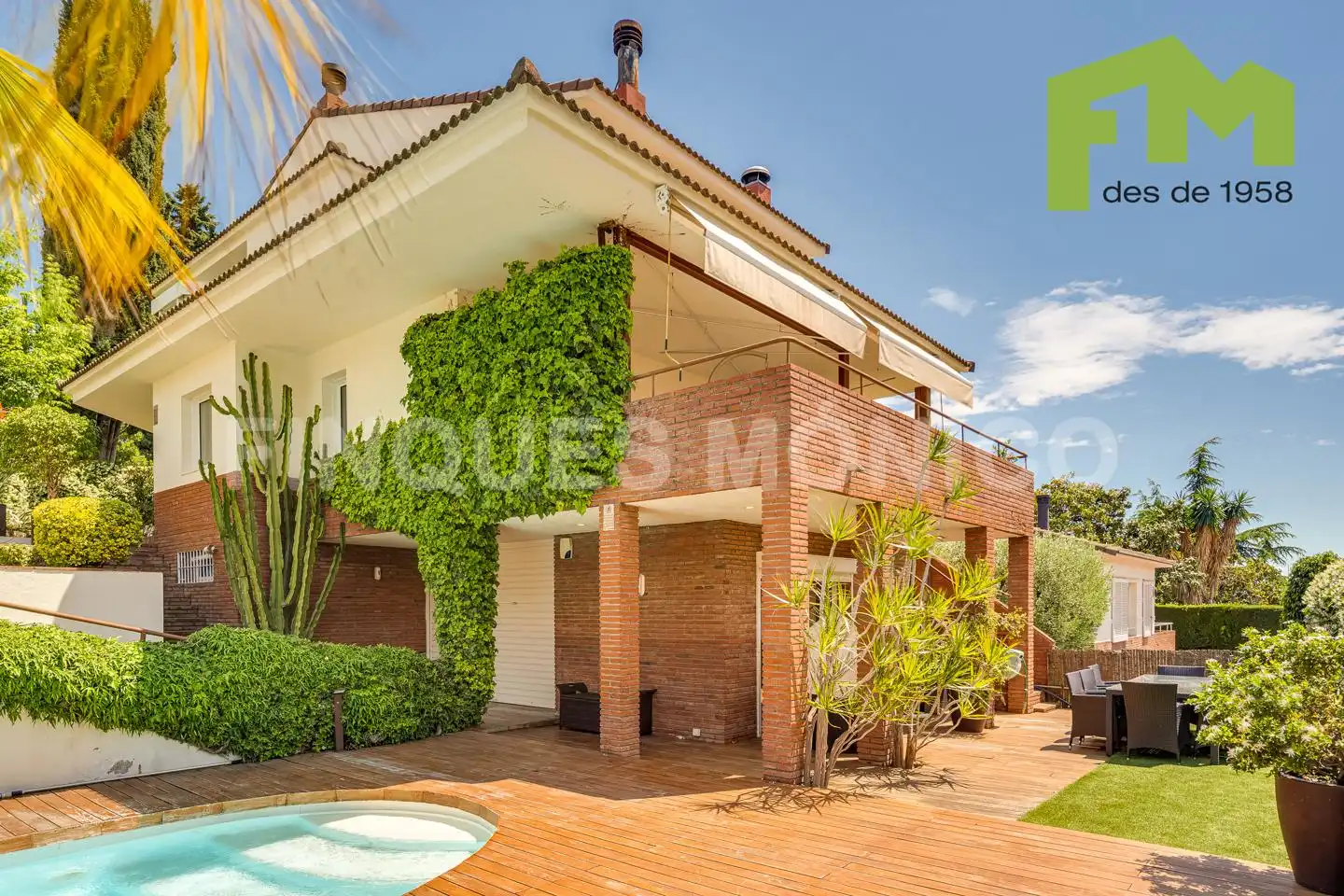 Vista exterior de Casa o chalet en venta en El Masnou con Aire acondicionado, Calefacción y Jardín privado