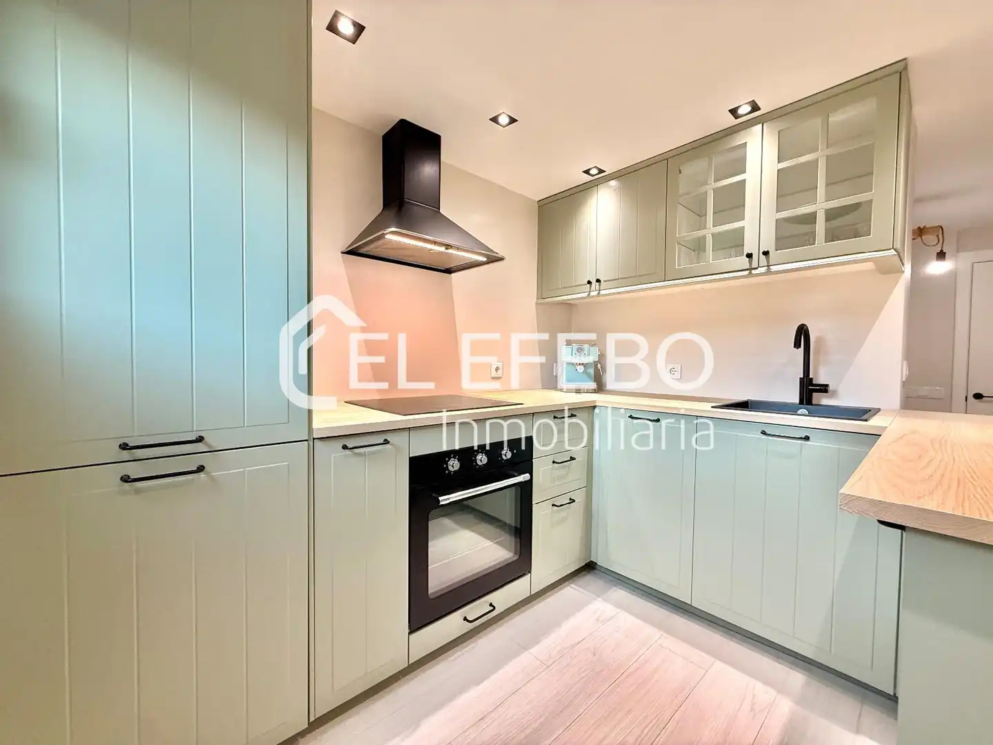 Cuina de Dúplex en venda en Antequera amb Aire condicionat, Calefacció i Parquet