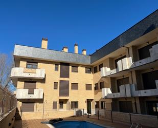 Exterior view of Flat for sale in Navalperal de Pinares  with Heating, Private garden and Terrace