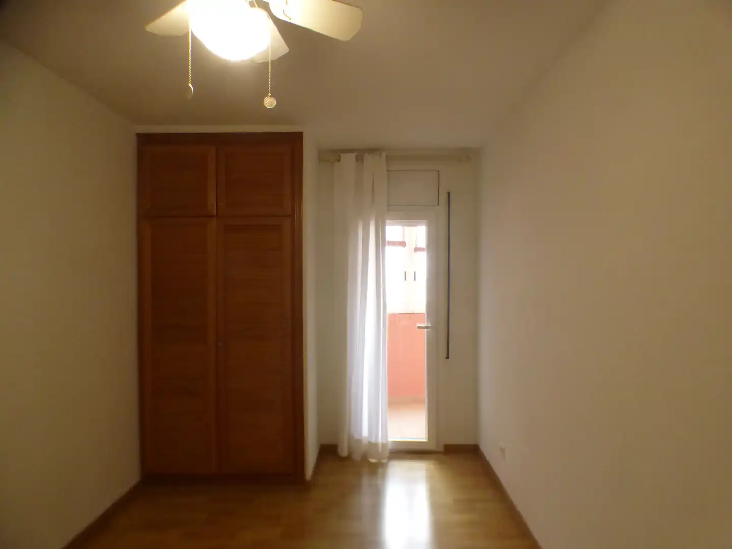 Dormitori de Pis de lloguer en Girona amb Aire condicionat, Calefacció i Parquet