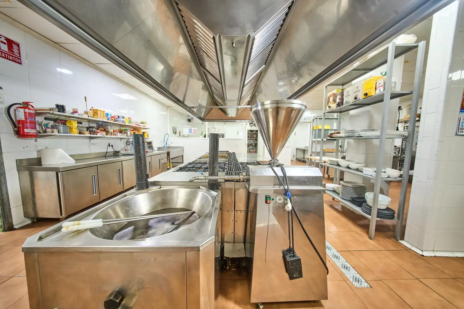 Kitchen of Commercial properties for sale in Castillo de Locubín