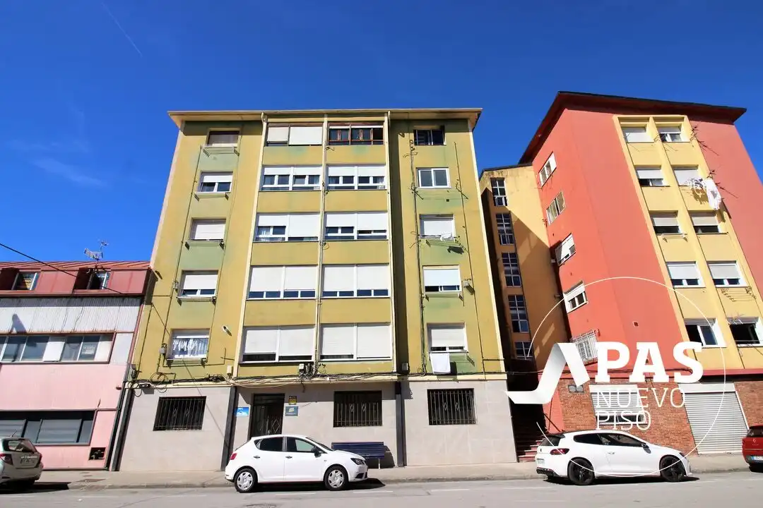 Vista exterior de Pis en venda en Peñacastillo - Nueva Montaña