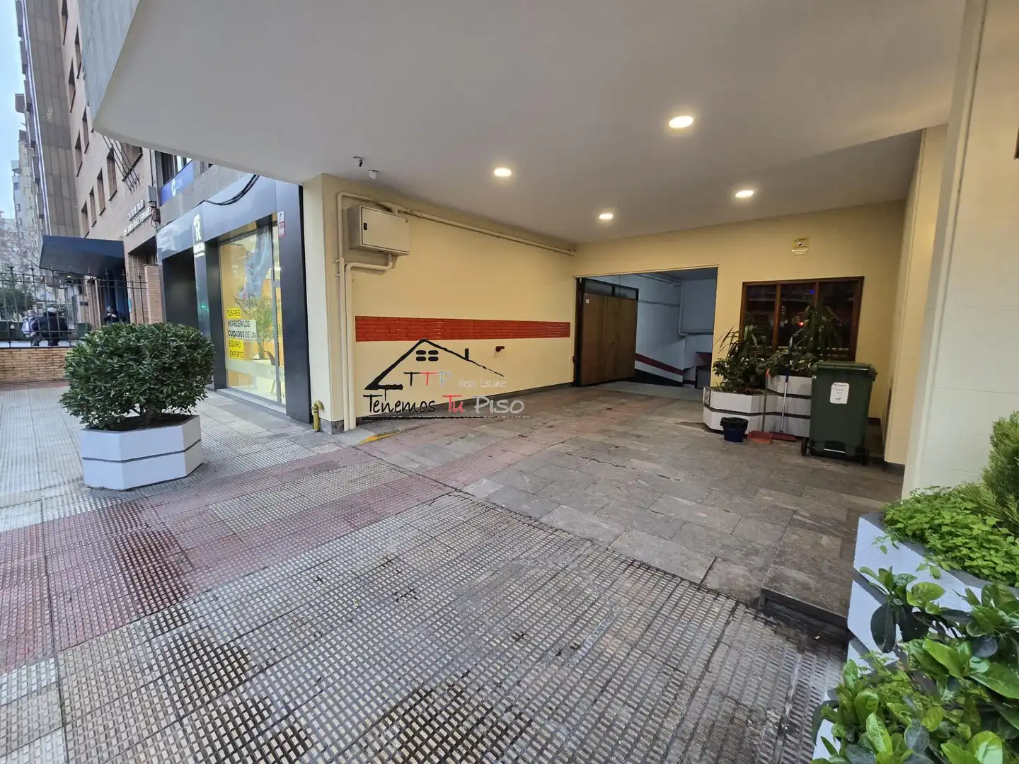 Vista exterior de Piso en venta en Zaragoza con Aire acondicionado, Calefacción y Parquet