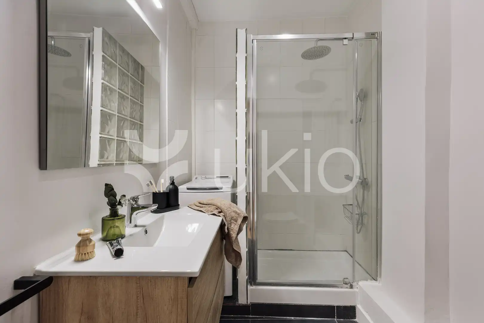 Baño de Apartamento de alquiler en Barcelona con Aire acondicionado, Calefacción y Amueblado