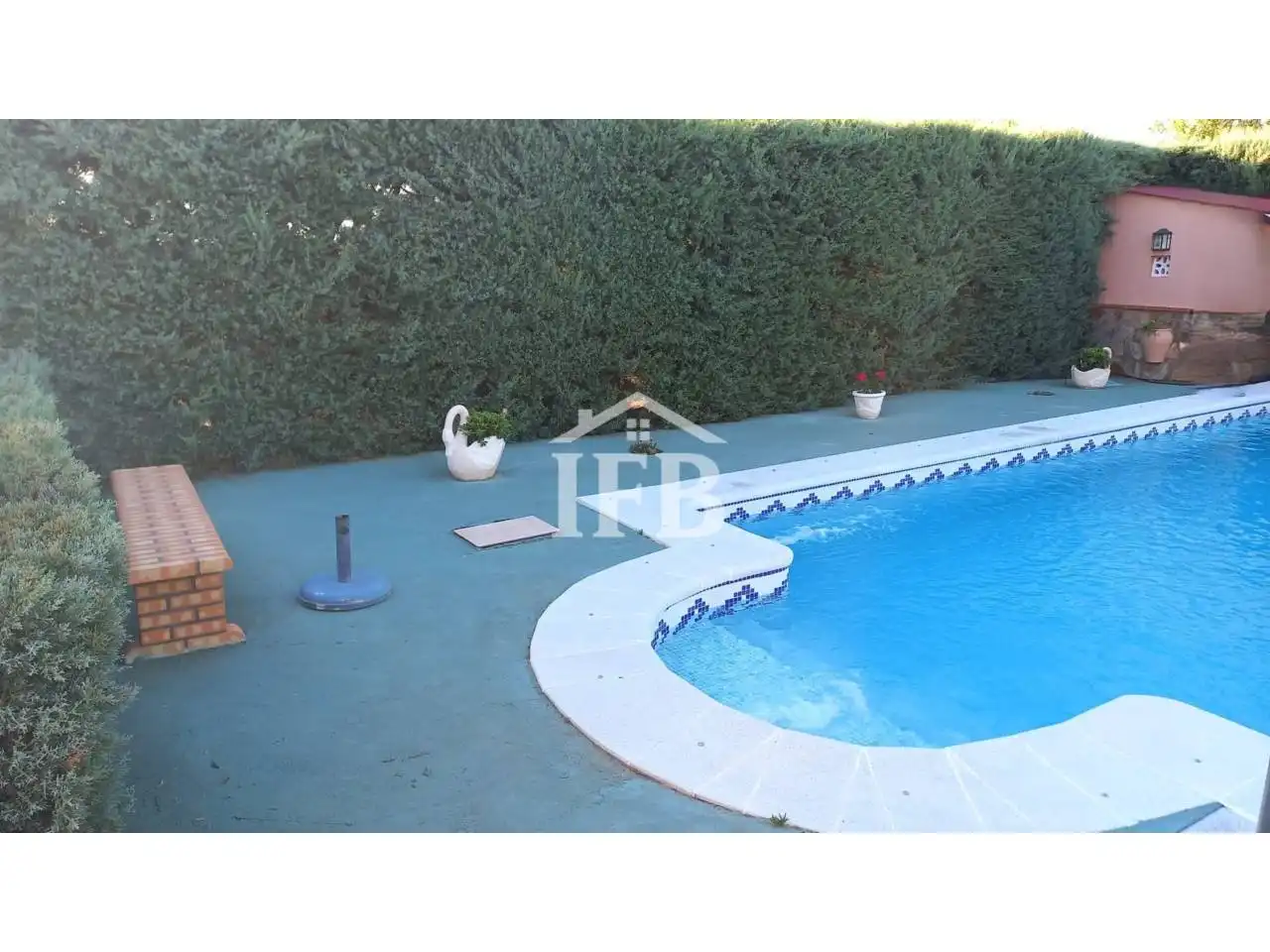 Swimming pool of Country homes for sale in Valverde de Leganés  with Air Conditioner, Heating and Private garden