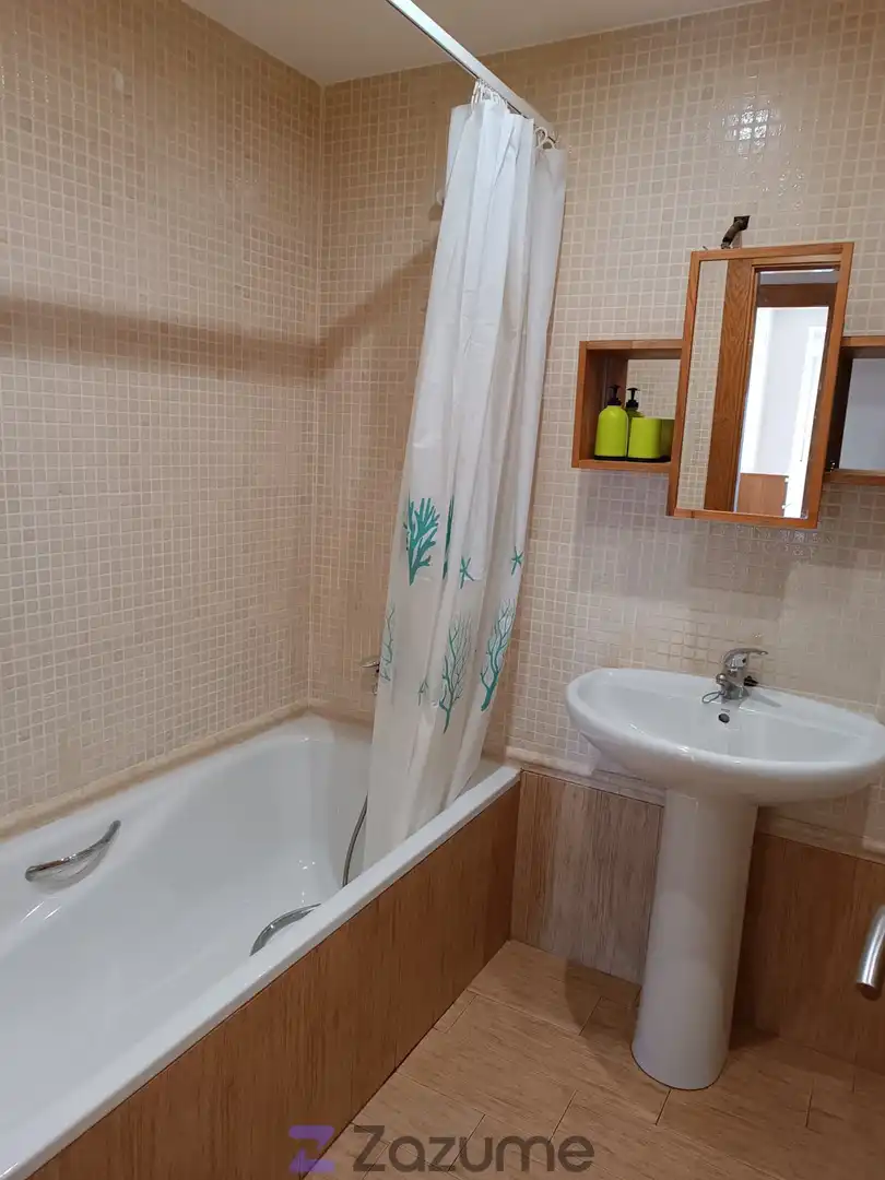 Baño de Piso de alquiler en Cascante con Aire acondicionado, Parquet y Amueblado
