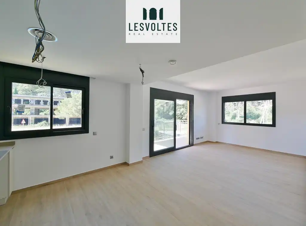 Sala de estar de Piso en venta en Pals con Calefacción, Parquet y Terraza