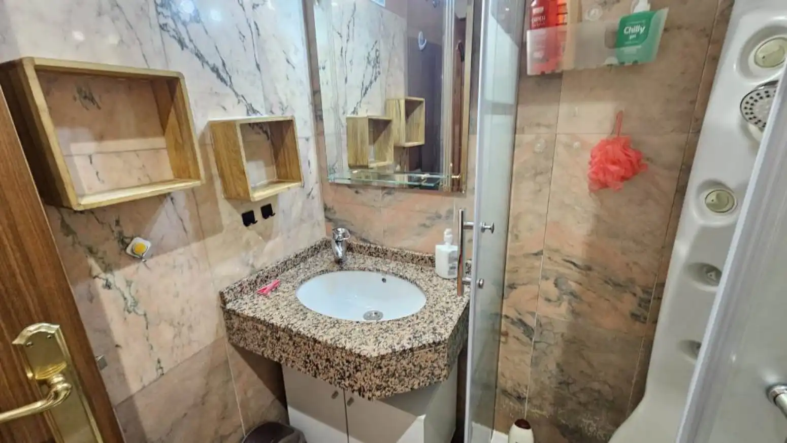 Bathroom of Flat for rent in Salamanca  with Heating and Furnished