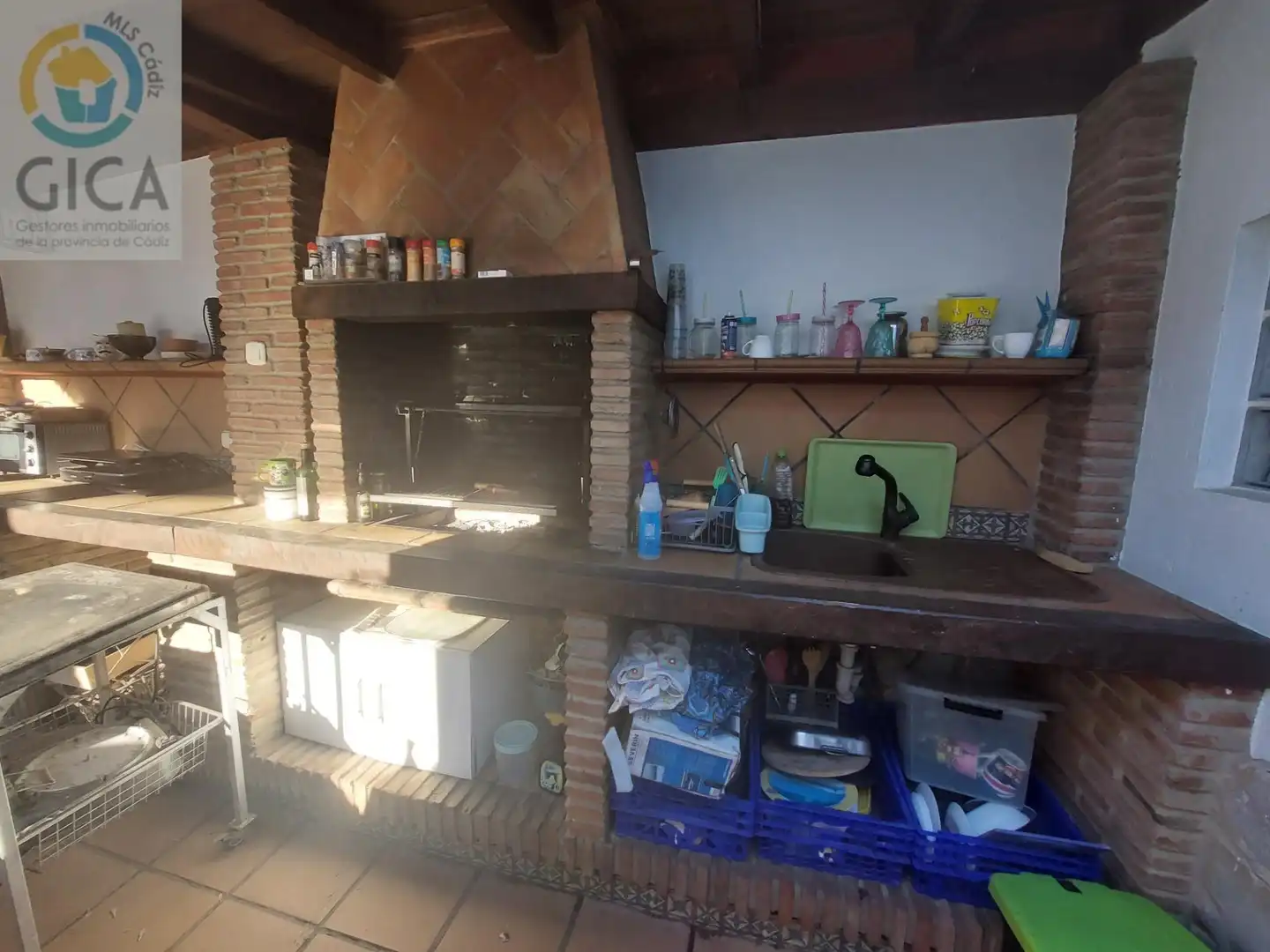 Cuina de Casa o xalet en venda en Algeciras amb Jardí privat i Traster