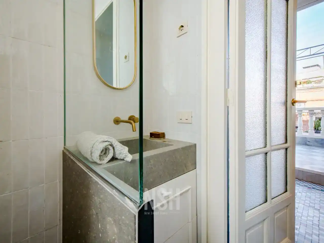 Bathroom of Flat for sale in  Madrid Capital  with Air Conditioner and Terrace