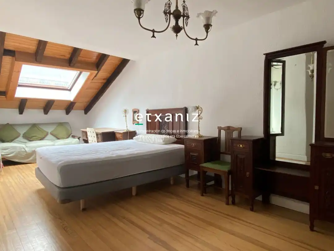 Bedroom of Flat for rent in Donostia - San Sebastián   with Heating, Oven and Washing machine