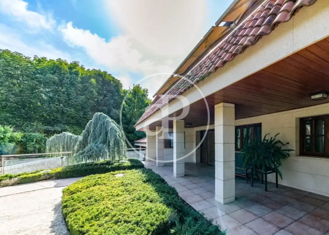 Vista exterior de Casa o xalet en venda en Madrid amb Aire condicionat, Calefacció i Jardí privat