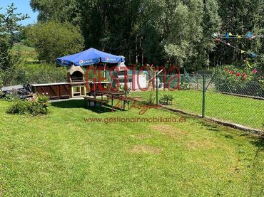 Casa con jardín en venta en Hazas de Cesto