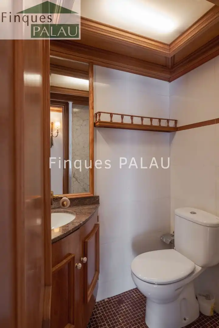 Baño de Casa o chalet de alquiler en Sant Joan Despí con Aire acondicionado, Calefacción y Jardín privado