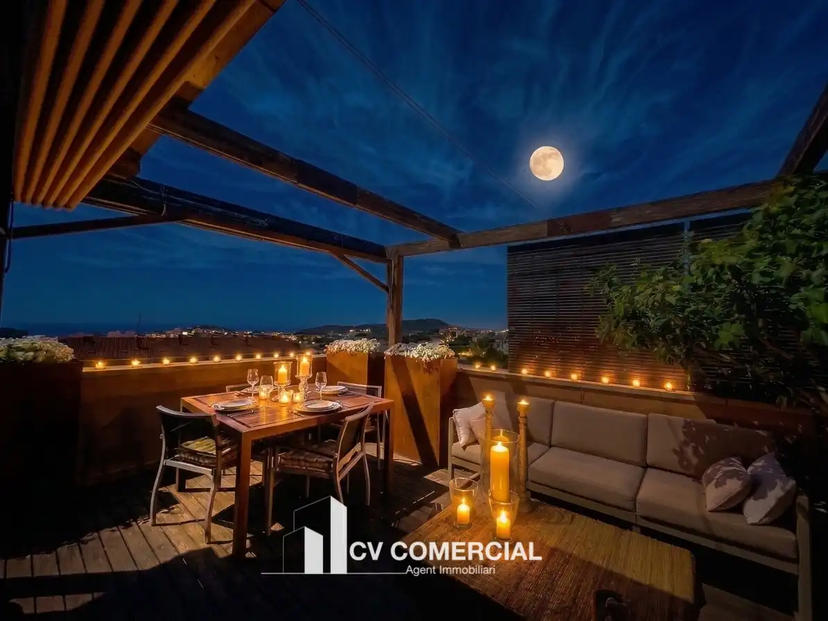 Terraza de Ático en venta en Tiana con Aire acondicionado, Calefacción y Parquet