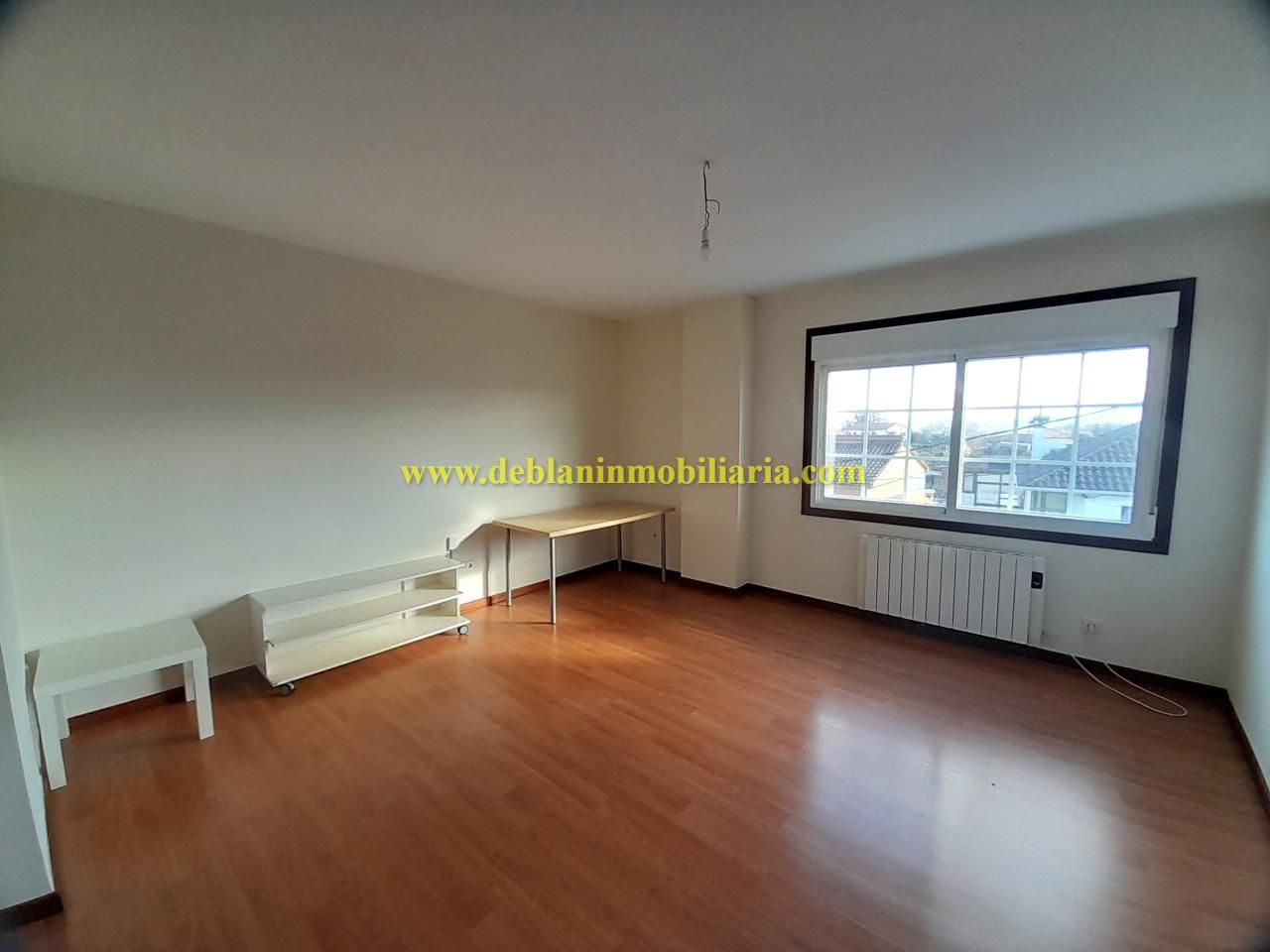 Dormitori de Pis de lloguer en Tui amb Calefacció