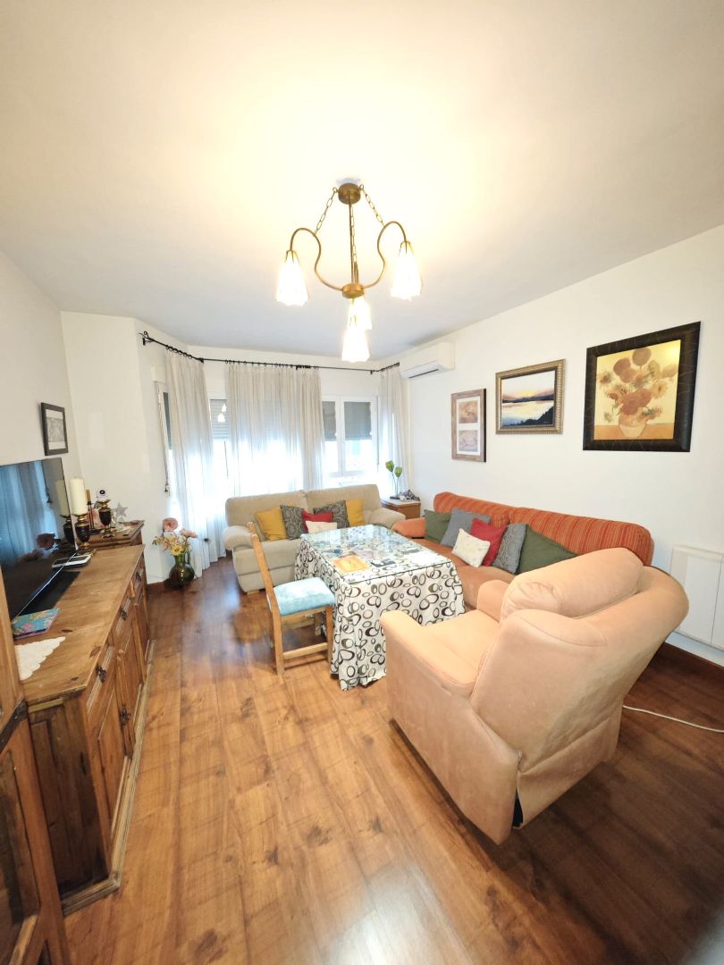 Living room of Flat for sale in Úbeda  with Air Conditioner, Heating and Terrace