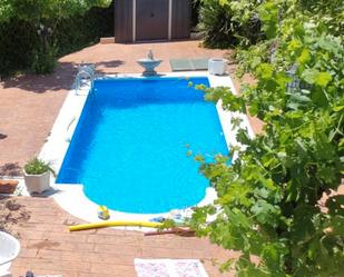 Piscina de Casa o xalet en venda en Fuentenovilla amb Jardí privat, Parquet i Terrassa