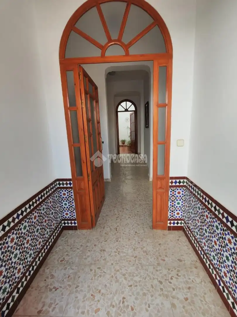 Casa adosada en venda en Marchena amb Aire condicionat