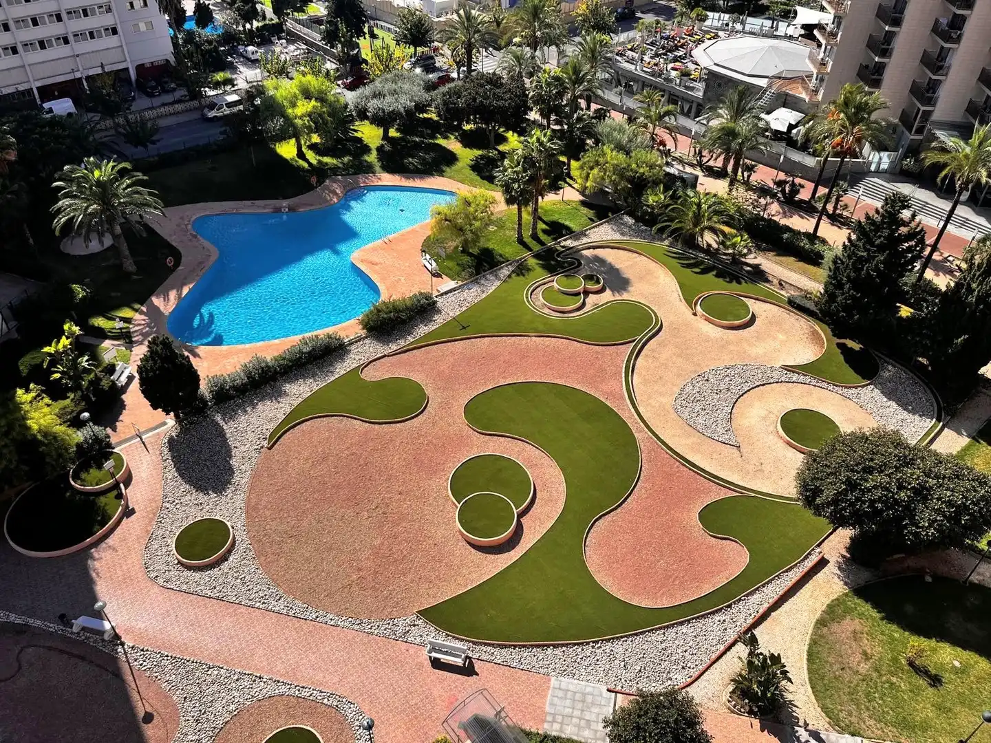 Piscina de Piso de alquiler en Benidorm con Aire acondicionado, Calefacción y Jardín privado