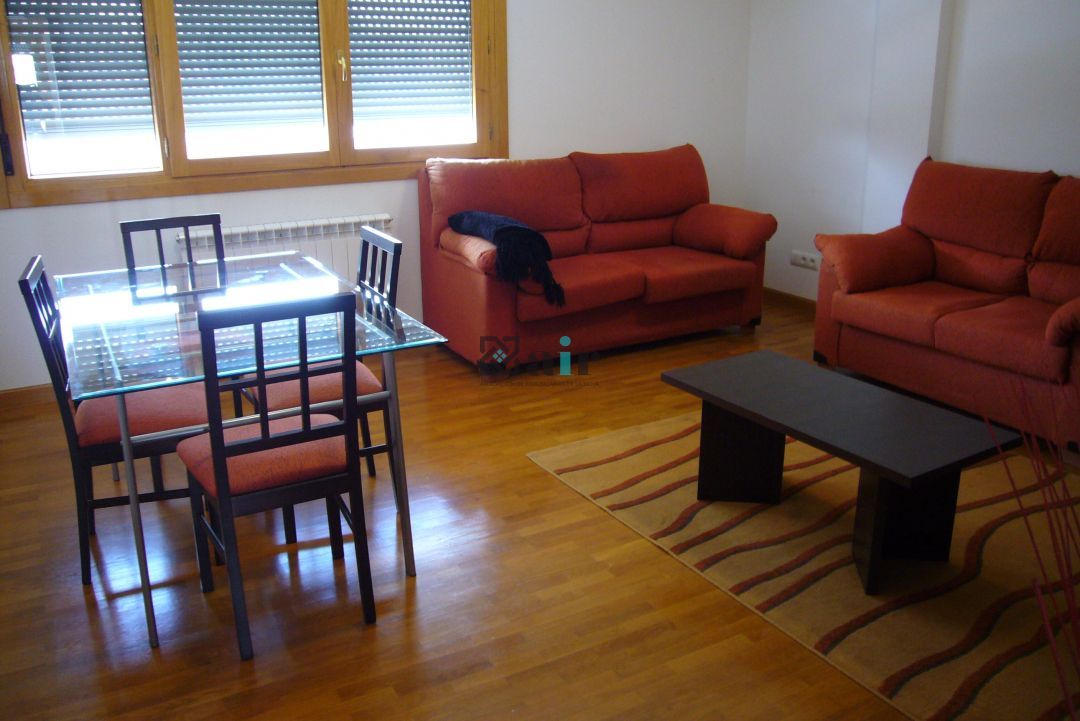 Living room of Flat to rent in  Logroño  with Heating, Private garden and Parquet flooring