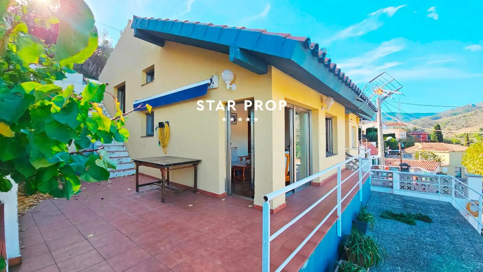Casa con terrazza in vendita a Colera