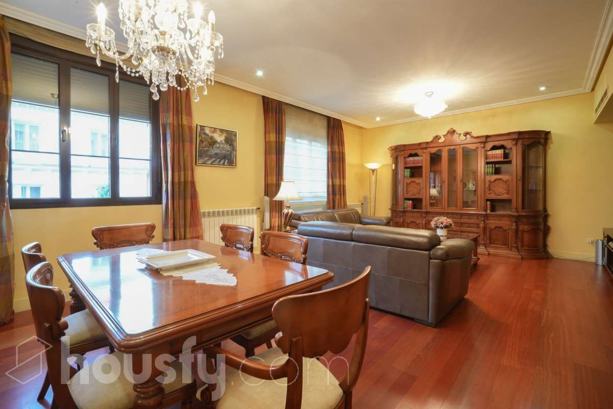 Living room of Flat for sale in  Madrid Capital  with Air Conditioner and Heating
