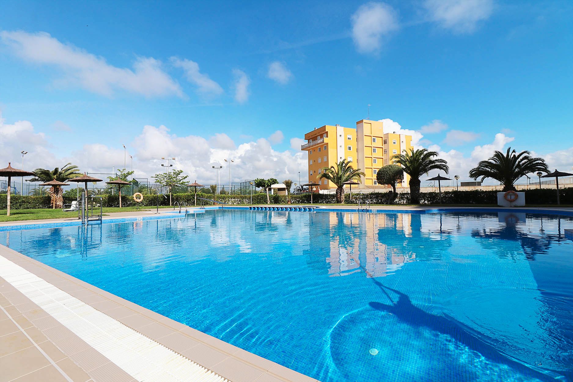 Piscina de Apartament en venda en Guardamar del Segura amb Terrassa, Moblat i Forn