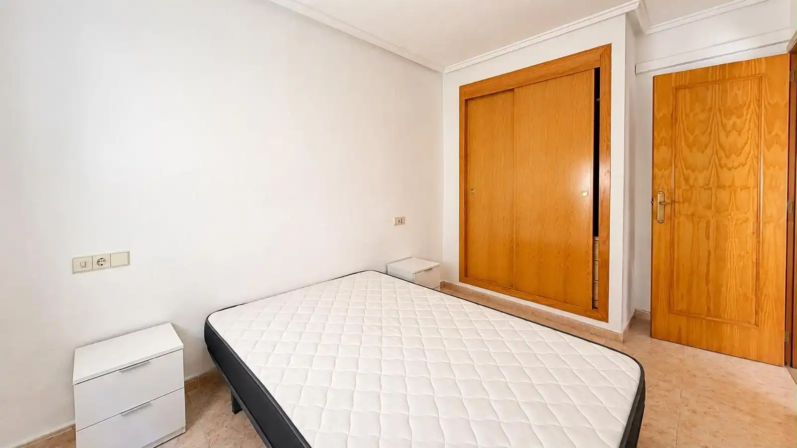 Ground floor for rent in El Molino