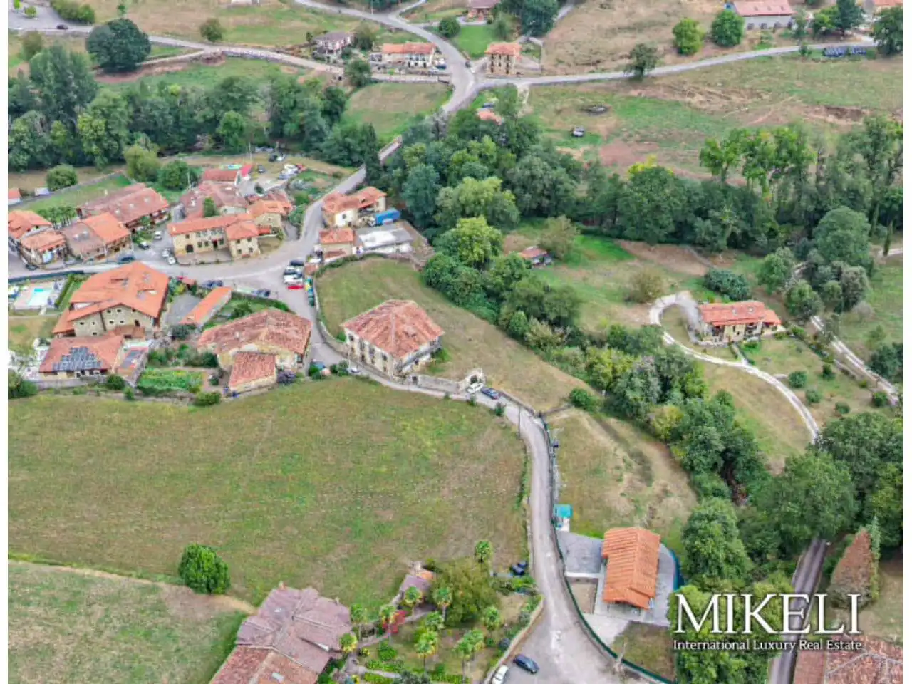 Vista exterior de Finca rústica en venta en Saro con Jardín privado y Parquet