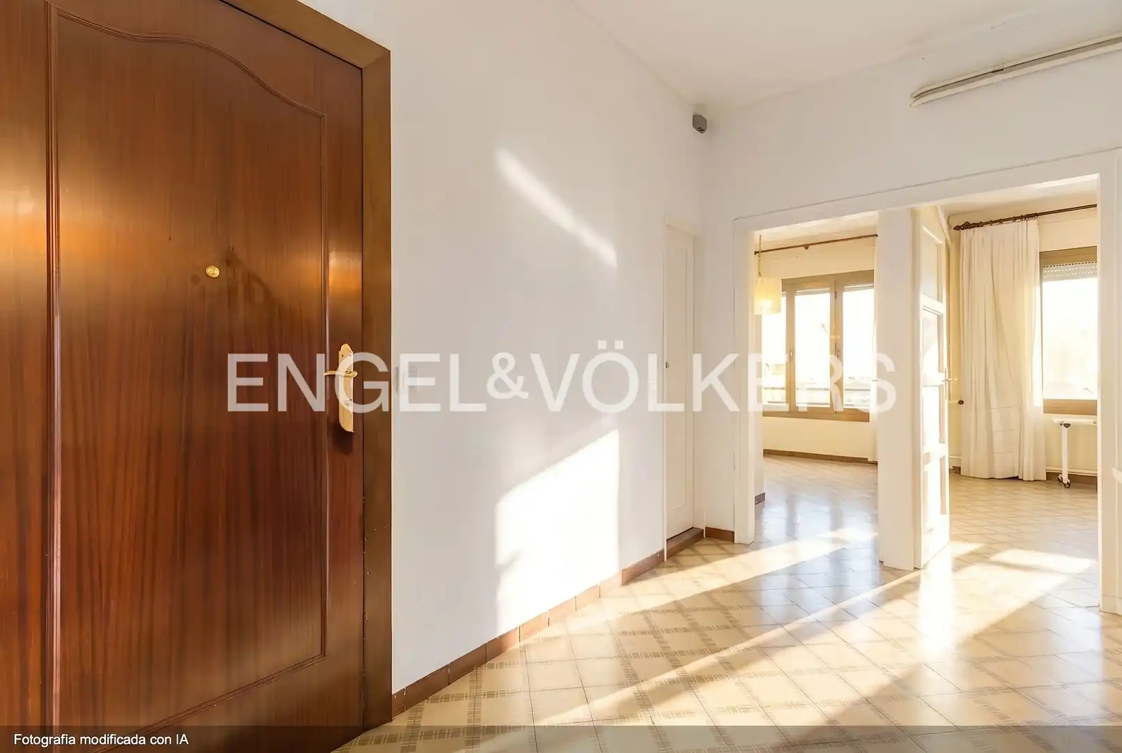 Wohnung zum Verkauf in Barcelona mit Klimaanlage, Heizung und Terrasse