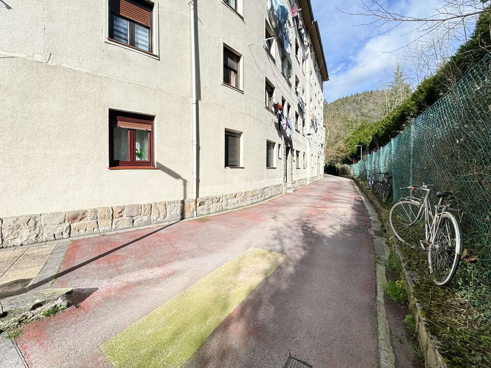 Vista exterior de Pis en venda en Urretxu amb Calefacció