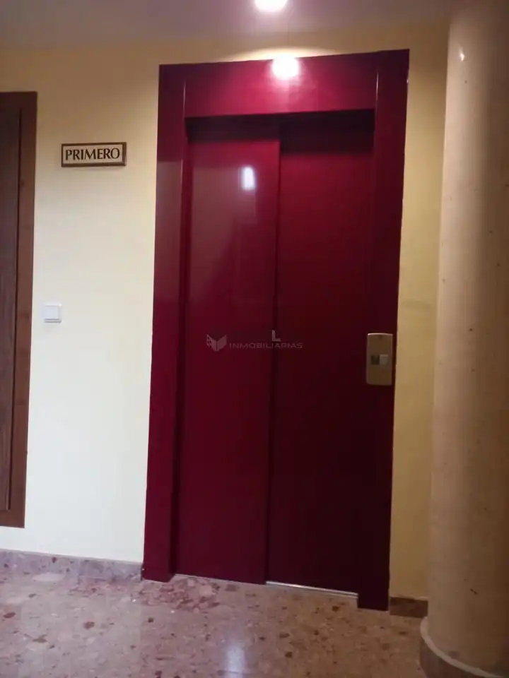 Piso en venta en Camarena de la Sierra con Calefacción, Parquet y Amueblado