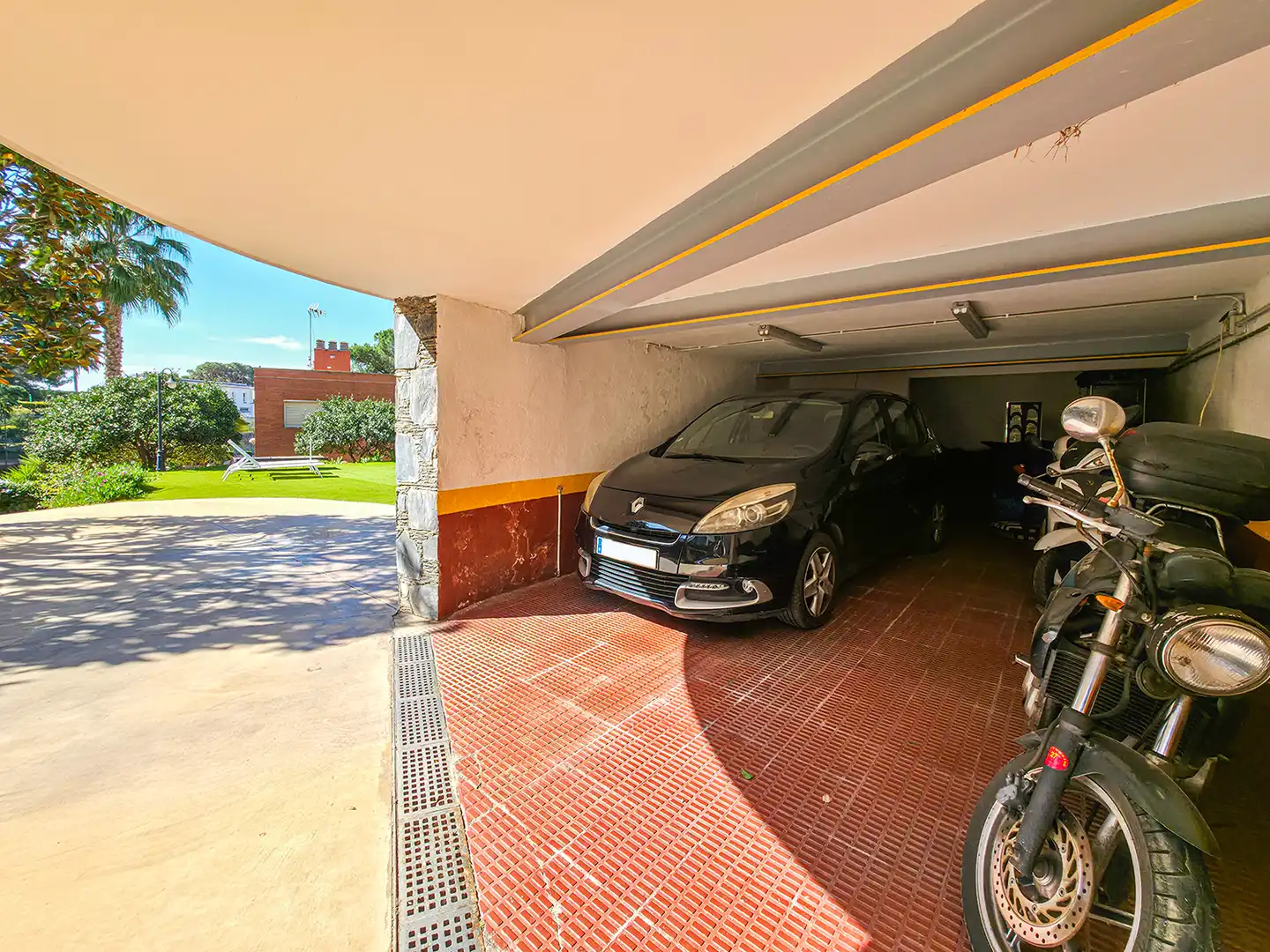 Parking of Houses for sale in Sant Pol de Mar  with Air Conditioner, Heating and Private garden