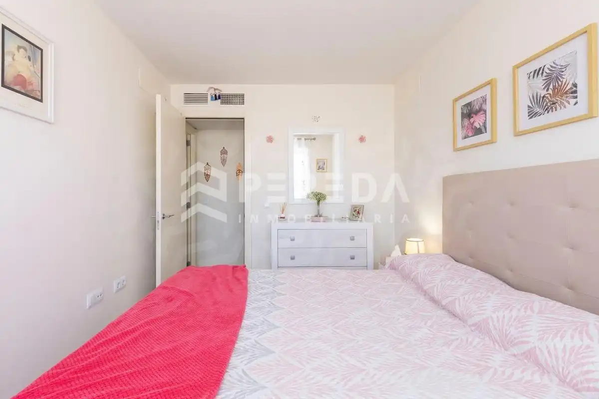 Schlafzimmer von Wohnung zum Verkauf in Roquetas de Mar mit Klimaanlage, Privatgarten und Terrasse