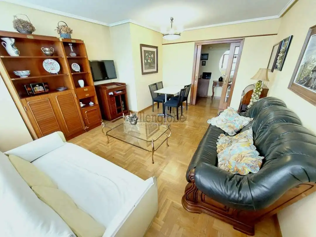 Living room of Flat for rent in Oviedo   with Heating