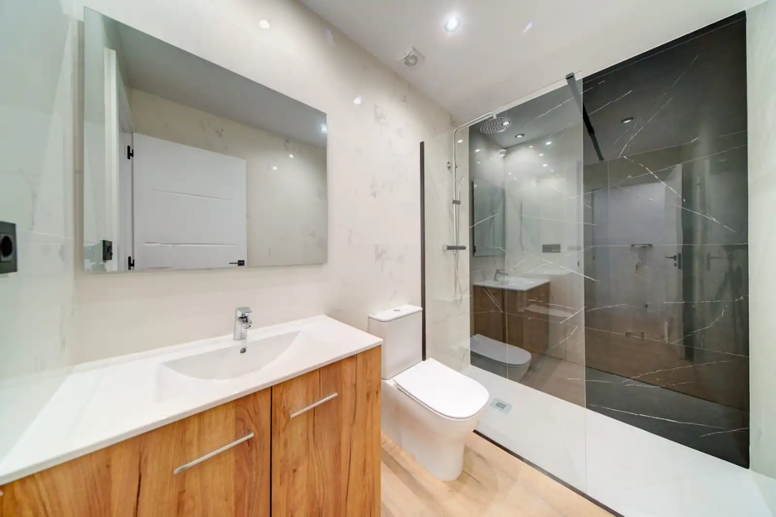 Flat with terrace for sale in Calle de las Delicias 15, imagen 12